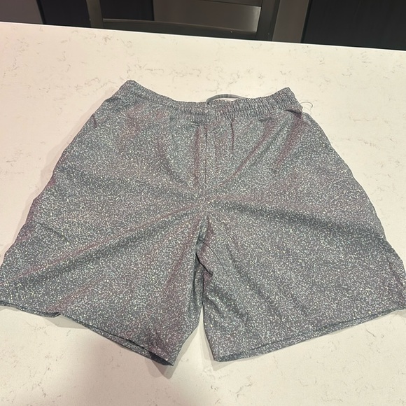 lululemon athletica Other - Patterned lululemon 7inch lined shorts